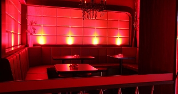 Club Lounge Stripshow mit Stripper buchen